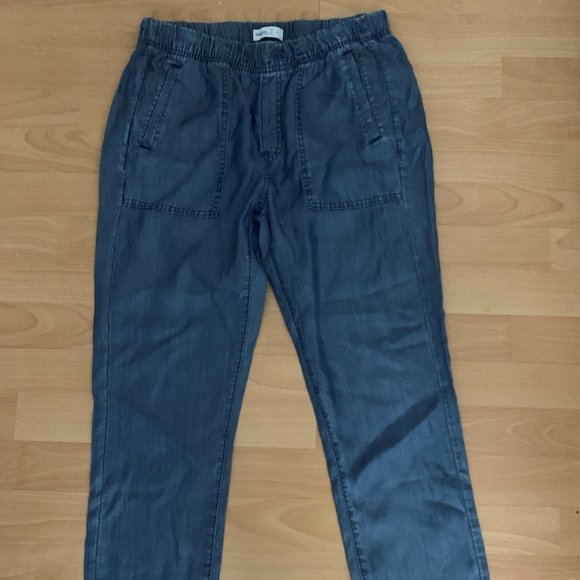 Cropped Flowy Pants - Picture 1 of 3